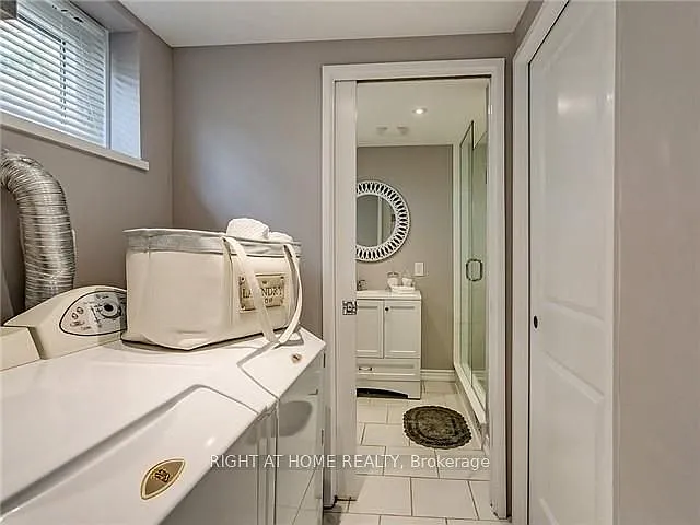 273 Kenwood Ave — Photo 17