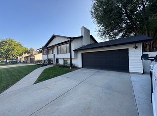 11284 S Sandy Creek Dr, Sandy, UT 84094
