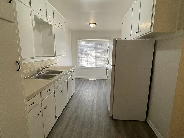 2323 S Belmont St — Photo 9