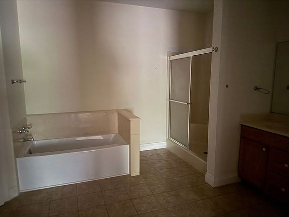 5th image of 252 Dedria Ln