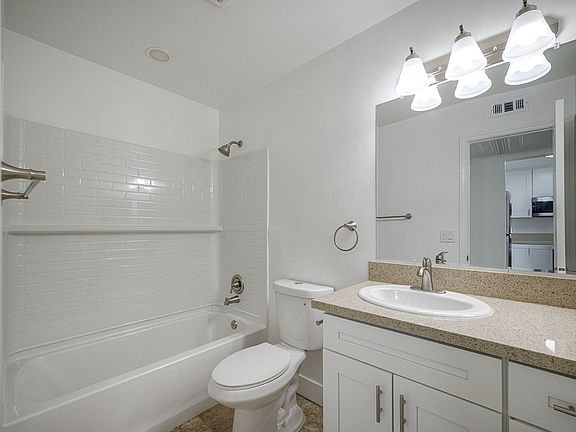 2nd image of 7914 La Mesa Blvd #15