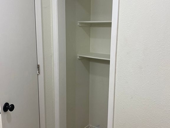 4th image of 700 E Austin St #A