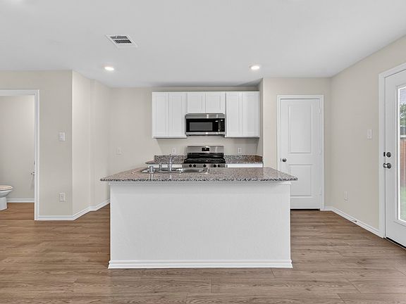 4th image of 3531 Spring Time St