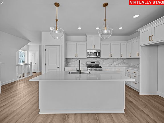 7th image of this home