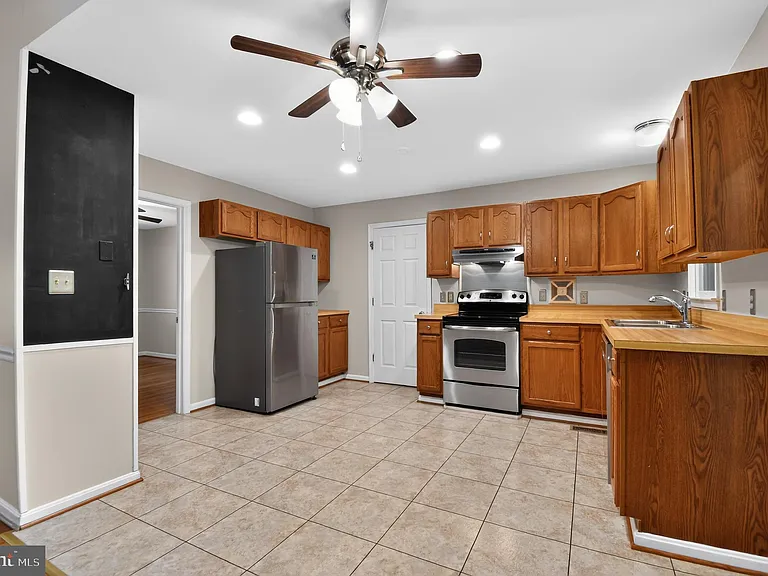 5118 Coach Ct — Photo 7