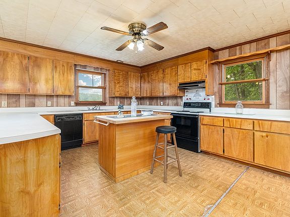 5th image of 3537 Hardy Rd