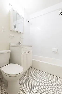 Rented by City Connections Realty | media 19