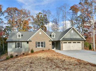 1540 Fern Cliffe Dr, Winston Salem, NC 27106