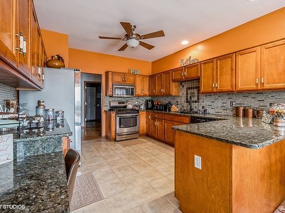 4th image of 24515 Kennedy Ct