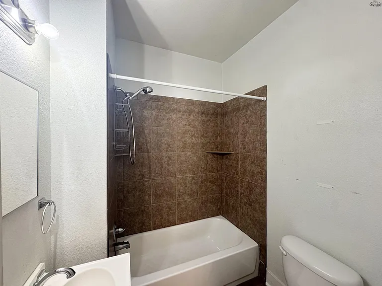 2412 Buchanan St — Photo 10