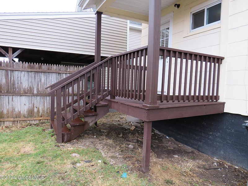 5th image of 11 Burlington Avenue