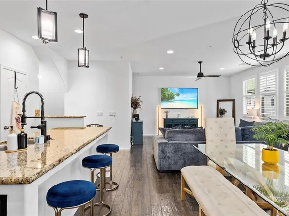 1855 Orizaba Ave Unit 103, Signal Hill, CA 90755