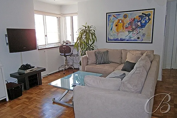 Sold by Bellmarc Realty | media 7