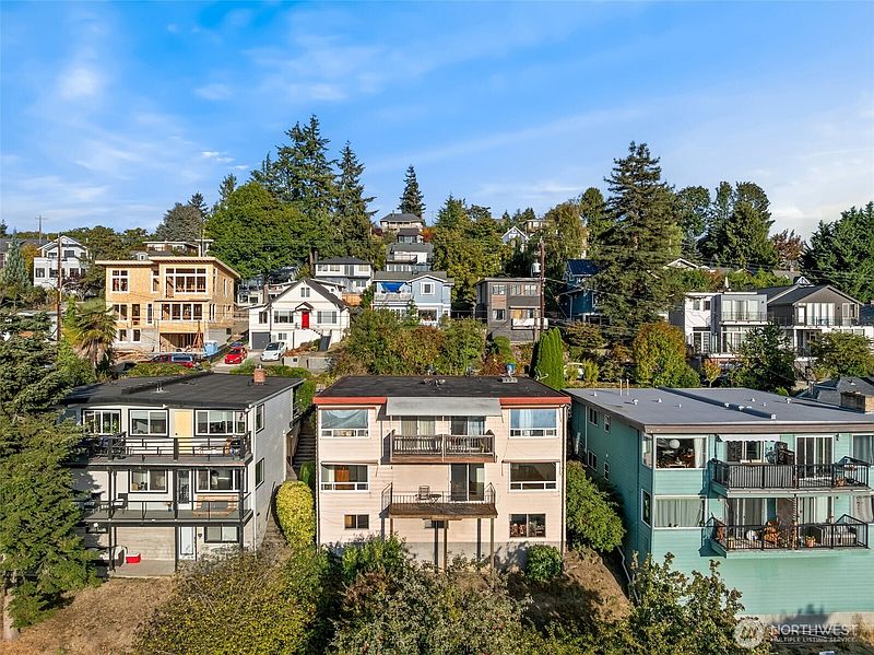 4th image of 2551 13th Avenue W