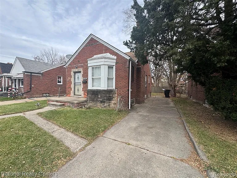 20134 Hanna St — Photo 10