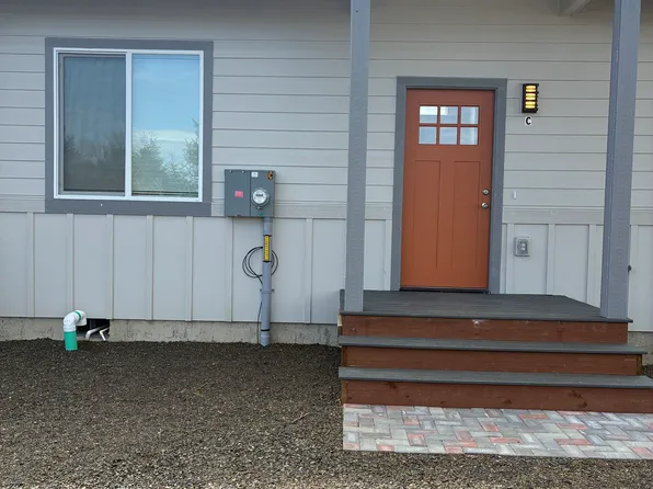 413 Trustee St SW #C, Ocean Shores, WA 98569