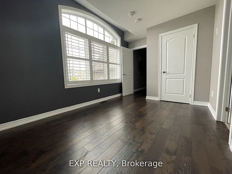 740 Clifford Perry Pl — Photo 16