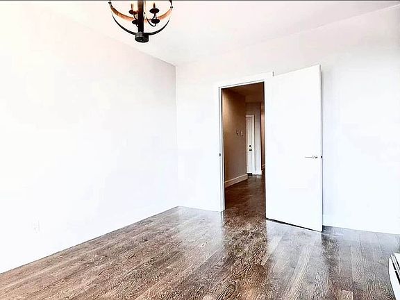 3rd image of 400 Bainbridge St APT 2