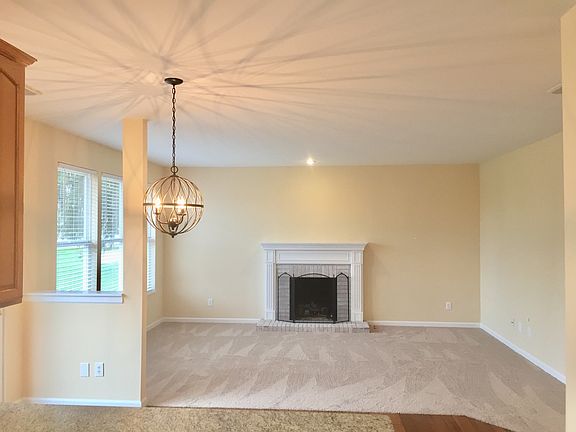 4th image of 1208 Lancashire Dr