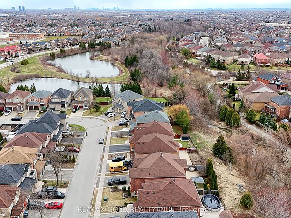 2nd image of 16 Cottontail Rd