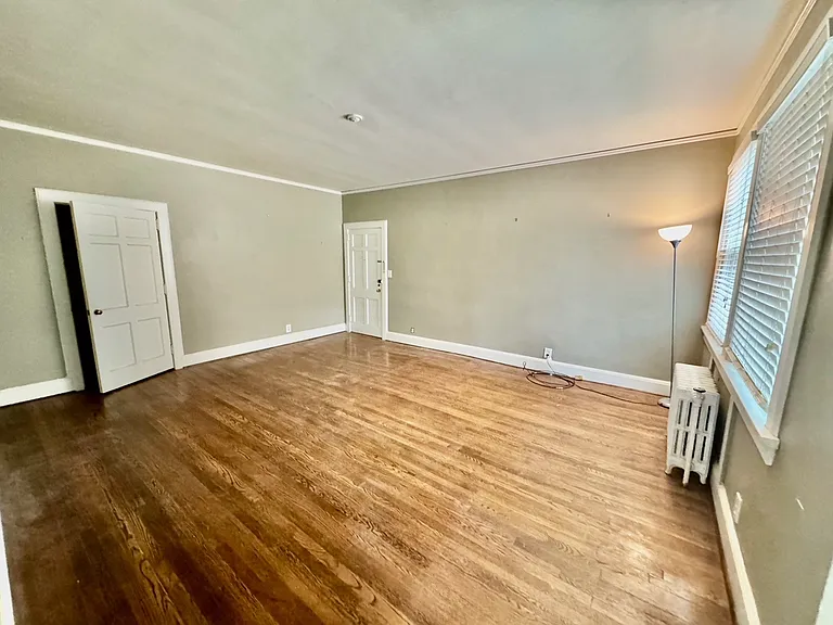 519 E Main St #2 — Photo 2