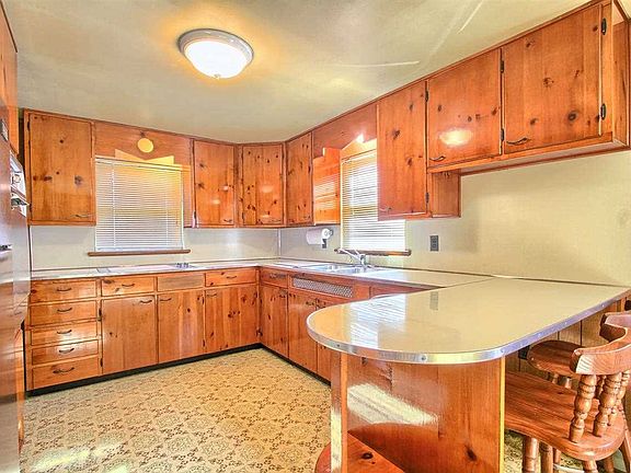 3rd image of 1324 Peiffers Ln