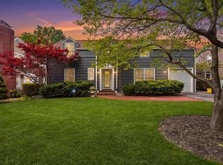 2105 W 50th Ter, Mission Woods, KS 66205