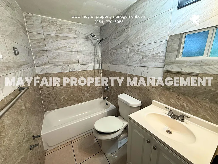 100 NW 30th Ave #4 — Photo 7