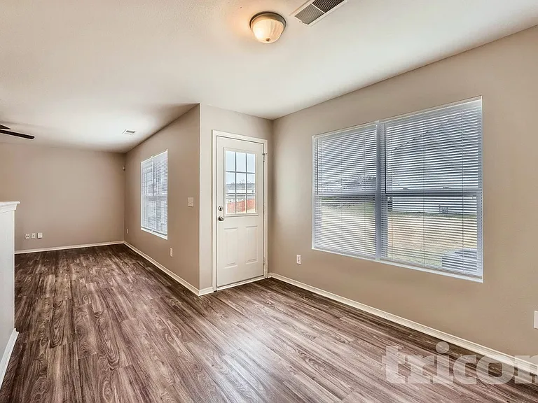 6304 Ziegler Ln — Photo 12