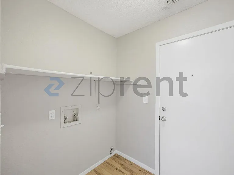 8318 Tuxford — Photo 25