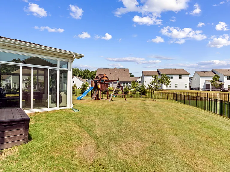 14321 Sunnyhill Grove Rd — Photo 46