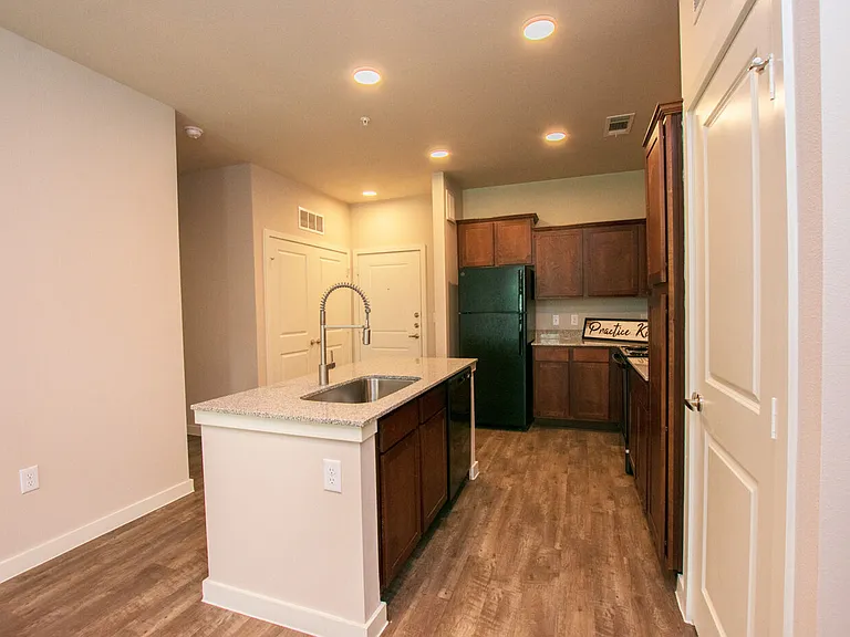 Lofts at Ventura — Photo 27
