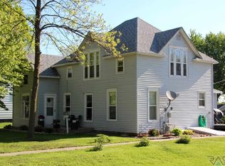 802 Washington Ave, Dell Rapids, SD 57022