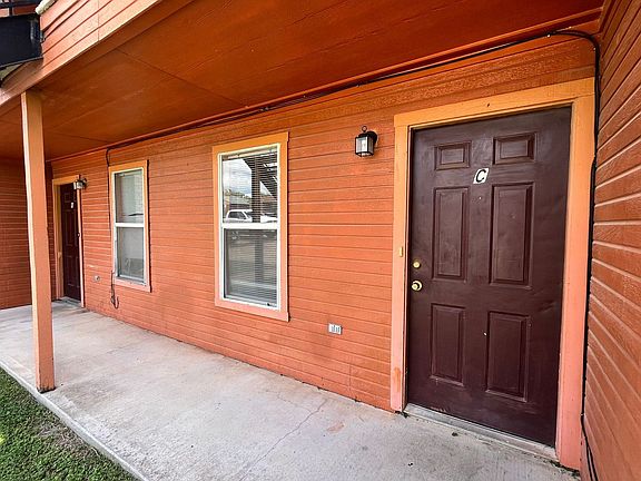 2nd image of 1007 Circle M Dr APT C