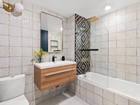 305 Cooper Street image 7 of 10