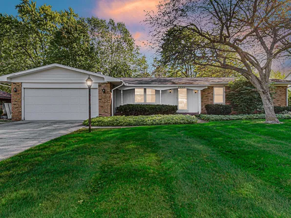 6228 Chaucer Ct, South Bend, IN 46614