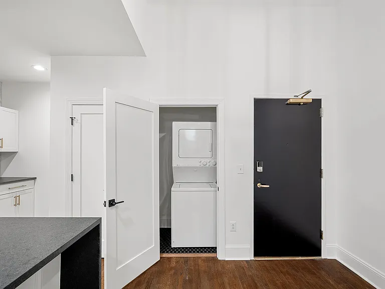 310 Arlington Ave #219 — Photo 4