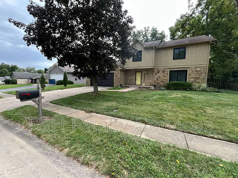 233 Boulder Ct — Photo 1