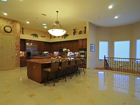 Kitchen with upgraded appliances, granite.