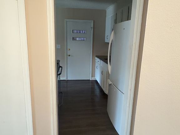 4th image of 6824 Valleybrook Rd