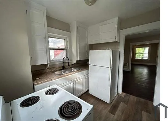 750 E 96th St — Photo 15