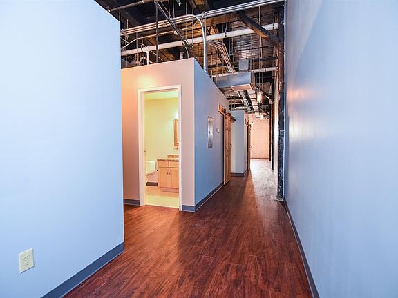 3rd image of 585 S Upper St Unit 105