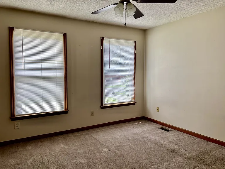 409 E Grundy St #4 — Photo 7