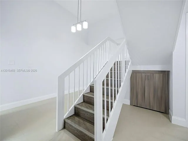 10941 N Lakeview Dr — Photo 3