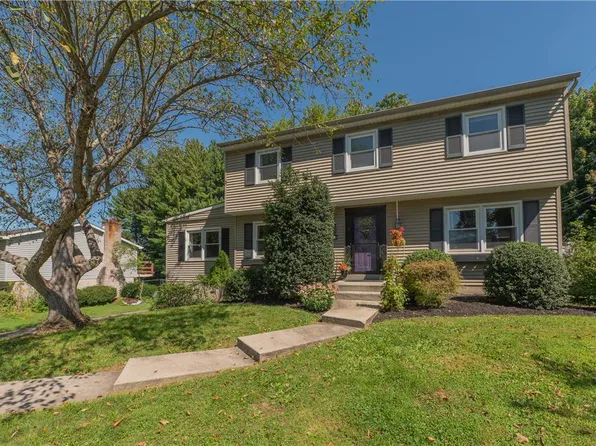 1063 Manor Dr, Allentown, PA 18103