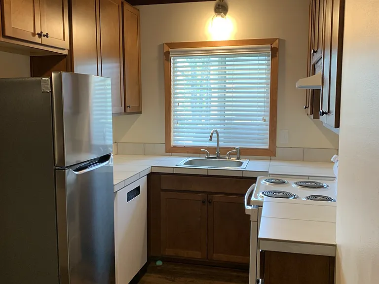 5255-5319 SW Scholls Ferry Rd #5317 — Photo 3