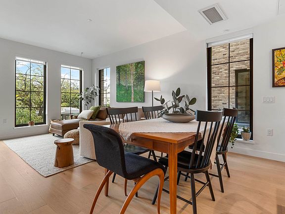 5th image of 157 King Edward Ave W #102