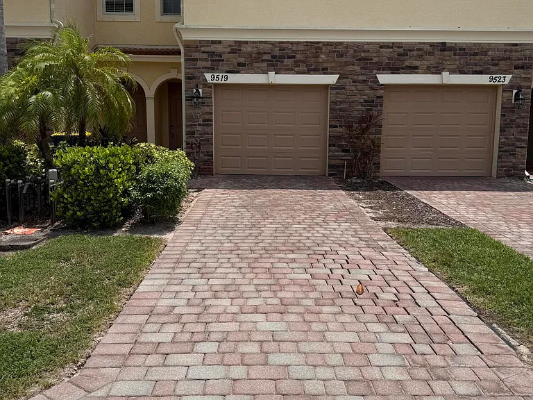 9519 SW Merlin Ct — Photo 1