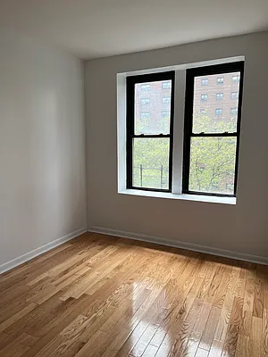 Rented by CITY SKYLINE REALTY INC | media 17