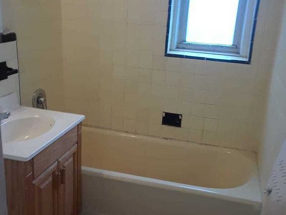 3rd image of 16710 Crocheron Ave APT 2G